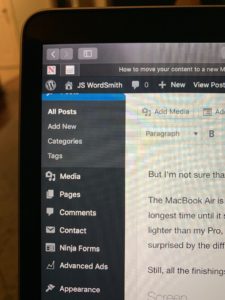2018 MacBook Air Impressions 6 Bezel on the Air