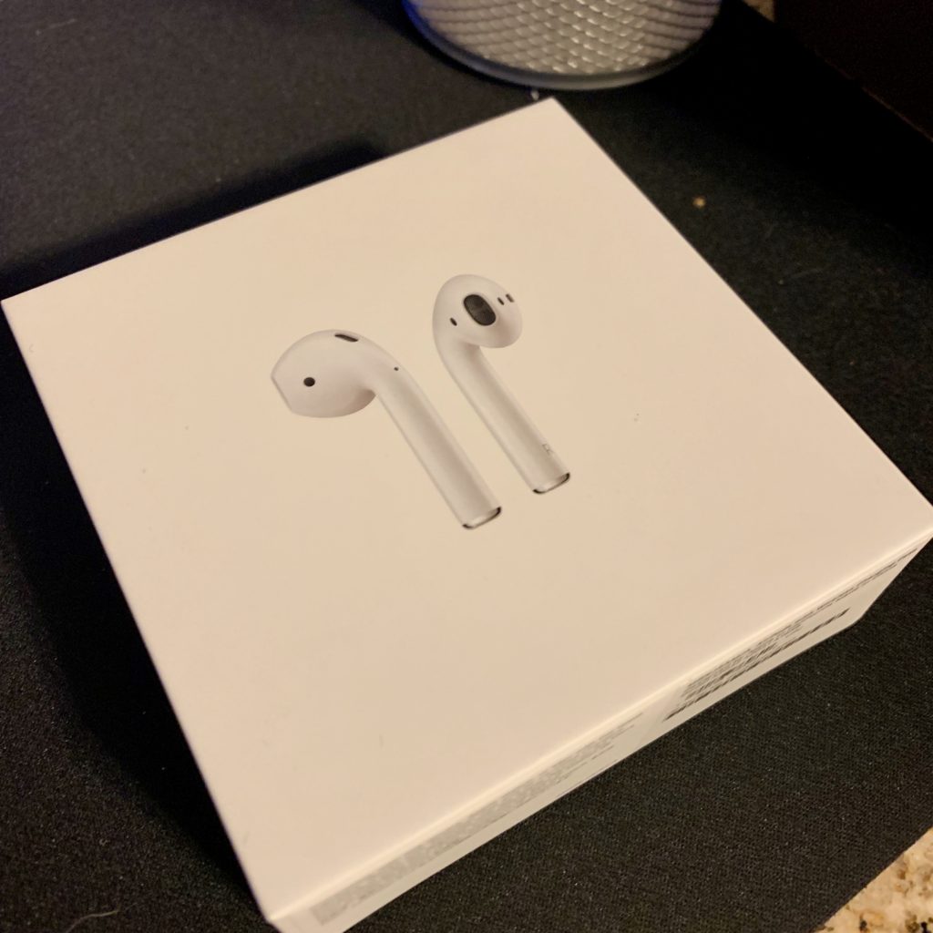 AirPods 2 Initial Impressions - better than ever 3 The New AirPods 2 box