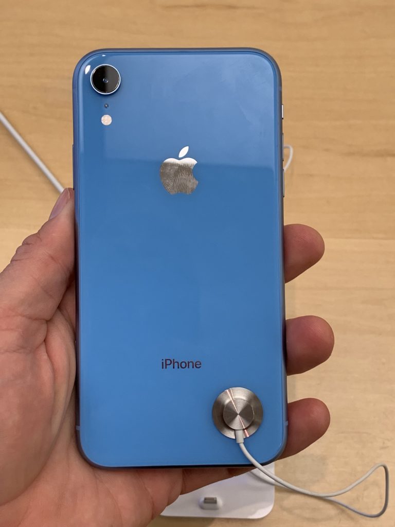 Hands on with the iPhone XR 11 Blue XR