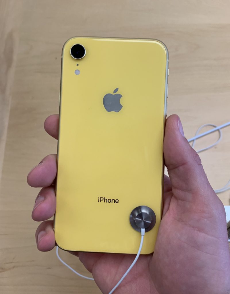 Hands on with the iPhone XR 16 Yellow XR