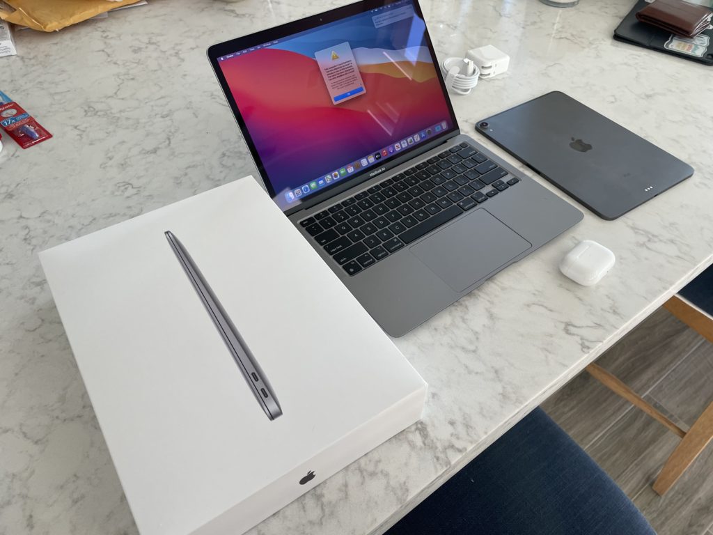 The M1 MacBook Air, One Blazing Fast Week With the New Machine 1 My new M1 MacBook Air next to my iPad Pro