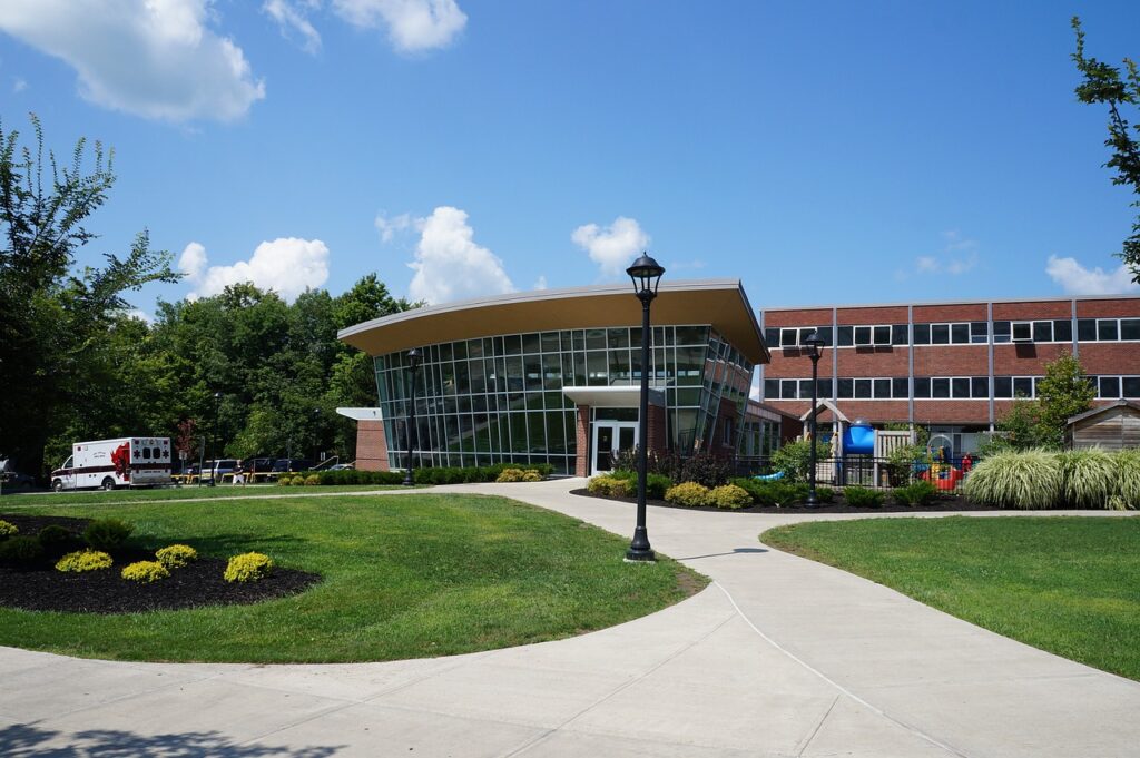 Why It's Difficult Trying to Leave the Teaching Profession 3 A college campus - taking more courses at a college could help teachers leave the teaching profession