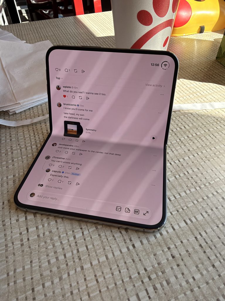 First iPhone Duo Impressions: Pick Up and Setup 5 the iPhone Duo in laptop position with Threads across the screens
